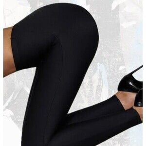 SKIMS Body Butt Enhancing Padded Legging in Onyx size Small NWT!